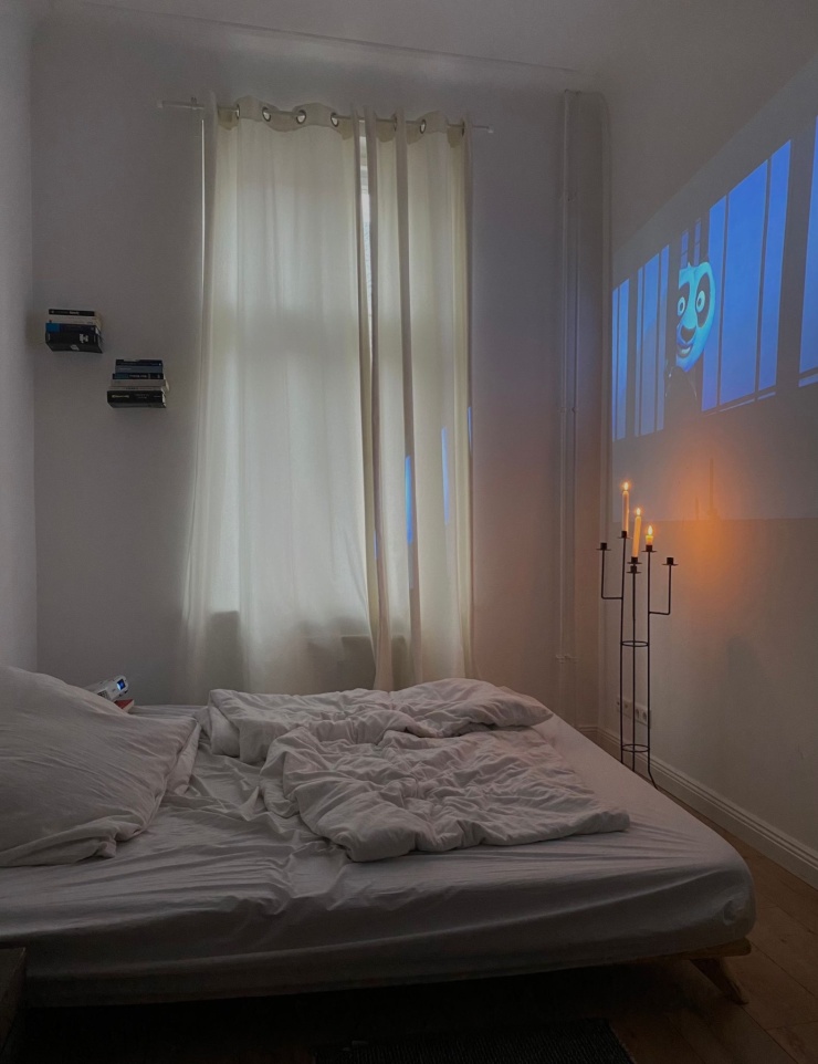 your bedroom with beamer