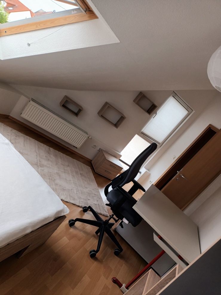 DG, rechtes  weißes Zimmer