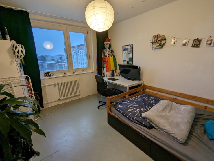 Room (furniture will be taken)