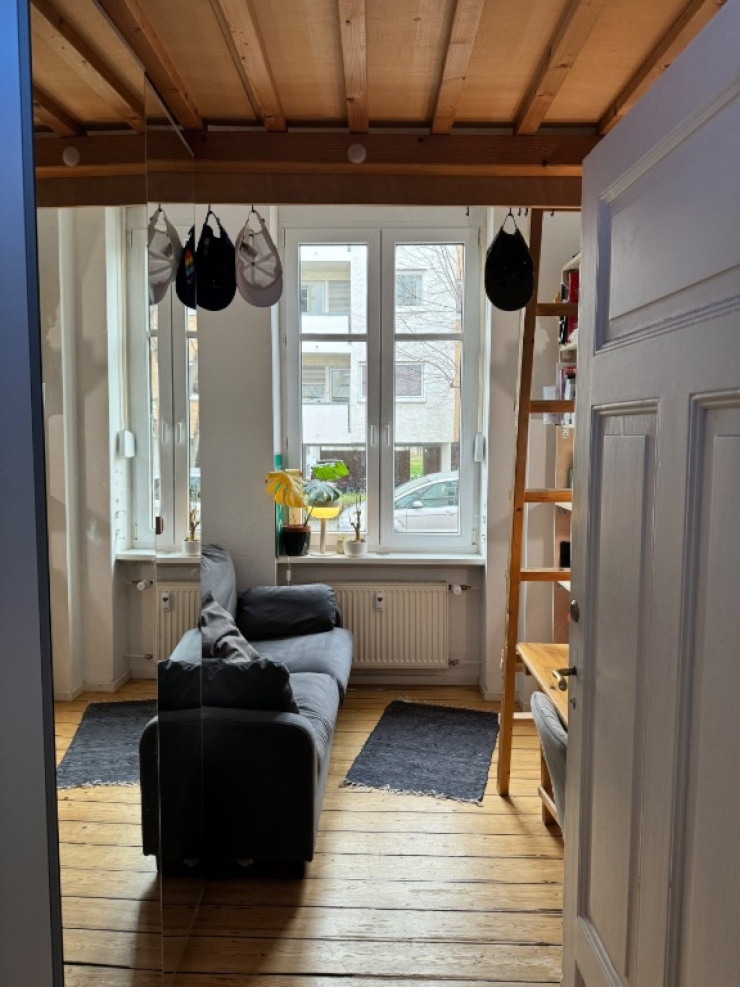 Zimmer vom Flur aus