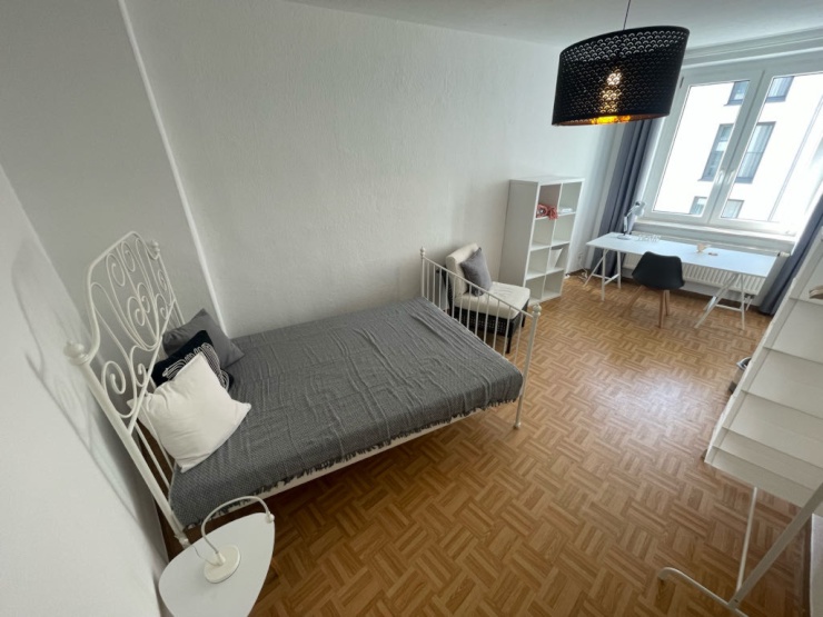 Zimmer 1/Room 1