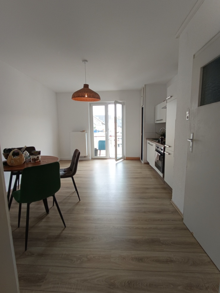 Küche mit Balkon