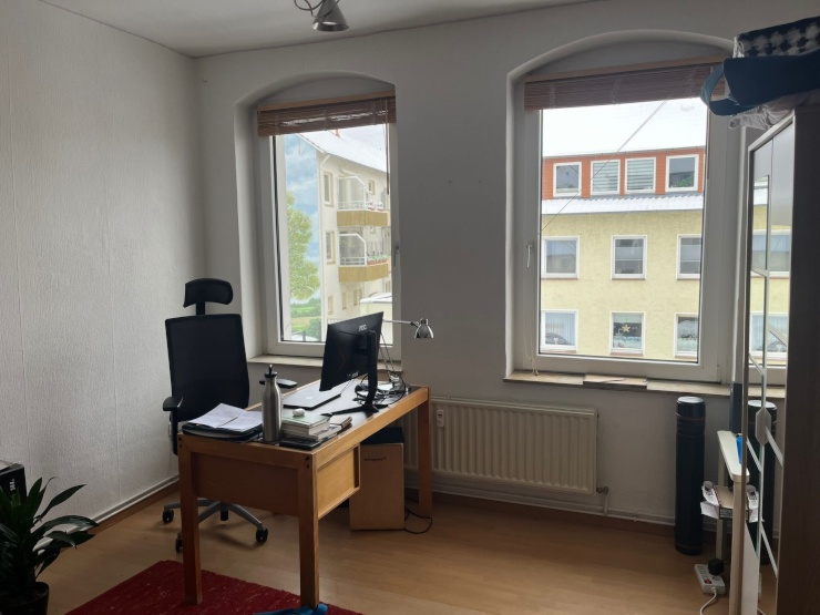 Das Zimmer in Richtung Straße