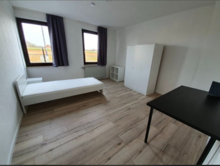 Möbliertes 16 m²-Zimmer