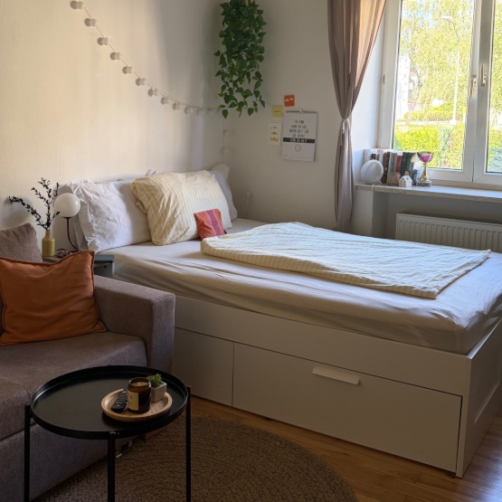 Dein Zimmer :)