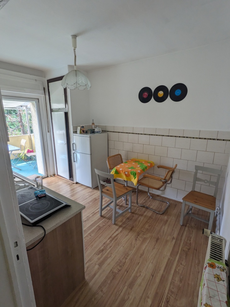 Küche mit Balkon
