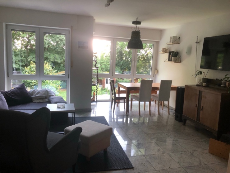 Wohnzimmer und Esszimmer