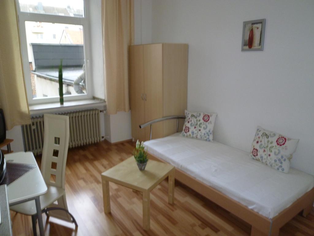 Möbliertes, helles Appartement mitten in der City !! – Ottostr., 52080 Aachen Aachen – Vorschaubild 5
