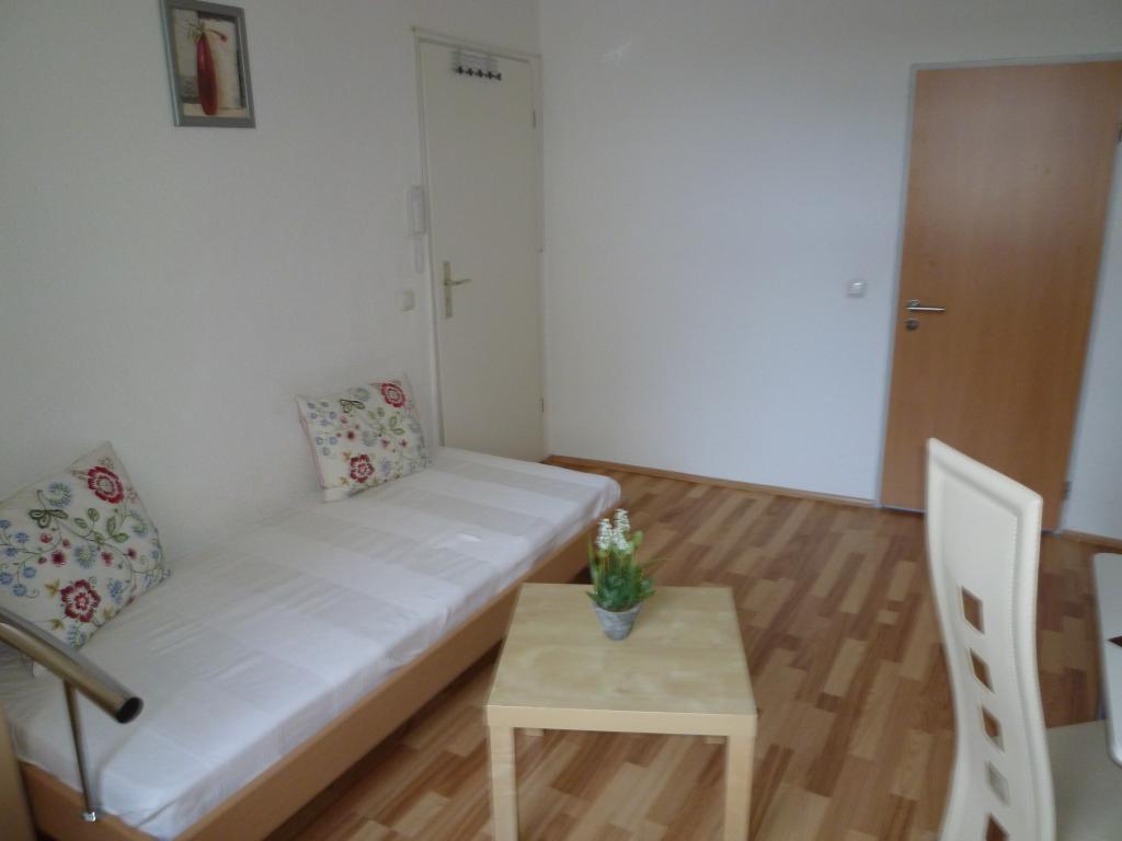 Möbliertes, helles Appartement mitten in der City !! – Ottostr., 52080 Aachen Aachen – Vorschaubild 3