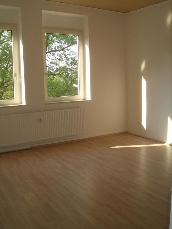Helle 3-Zimmer-Wohnung mit Balkon (74 qm) in Uni- und Stadtzentrum-Nähe.