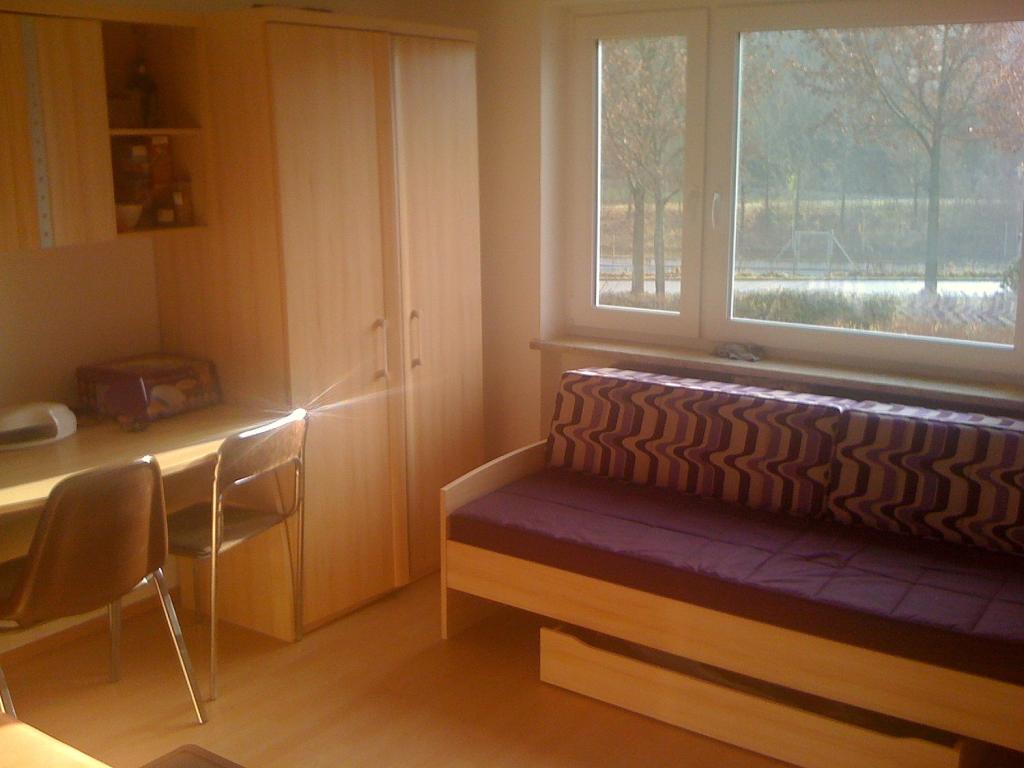 Habitación en WG J/ /Allach Wilhelm-Zwölfer-Str. 23 - Etagen-Studio Premium