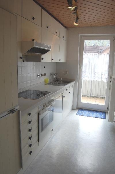 Habitación en WG Wangen Ackerweg 10 - Küche mit Zugang zum Balkon
