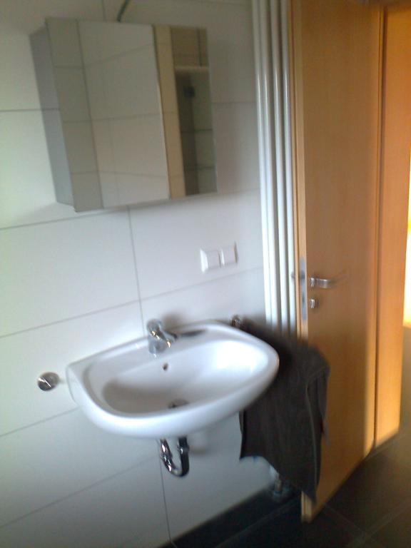 Habitación en WG Berghausen Weiherstr. 41 - Badezimmer