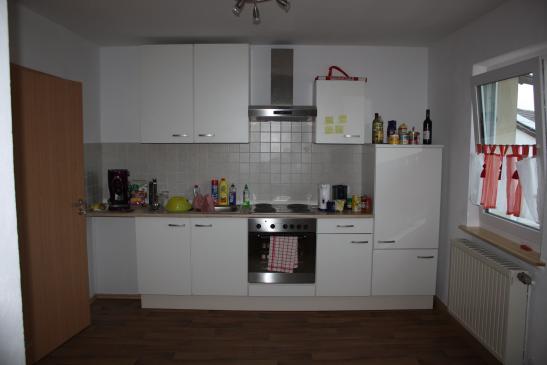 Anzeigenbild: Biete helles, möbliertes WG-Zimmer im II.OG