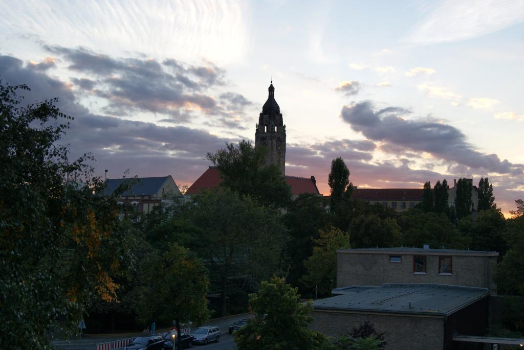 1-Zimmer-Wohnung Charlottenburg Fraunhoferstr. - View from Balcony - Rathaus Charlottenburg