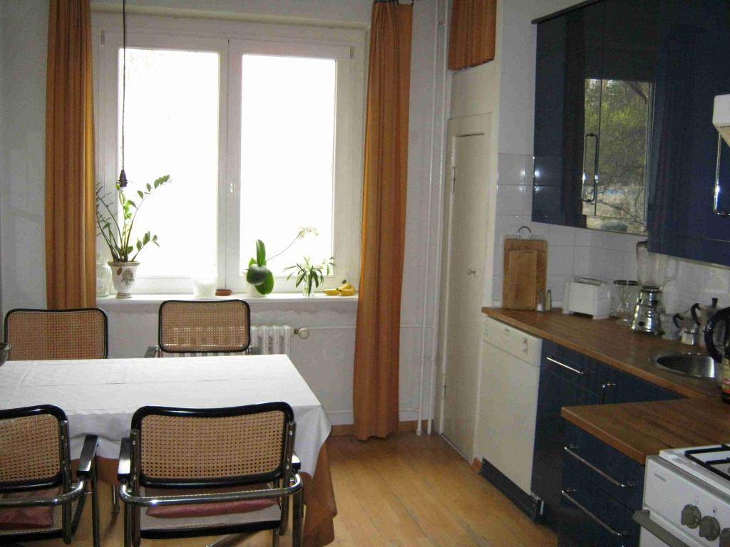 Charlottenburg, möbliertes Zimmer, ca. 14m2, hell und sonnig.