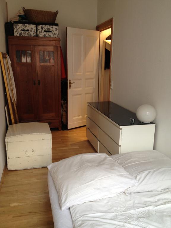 Beautiful Studio Apartment in central Friedrichshain: bright, quiet, 2 balconies, bath tub - Extension optional! – Mainzer Straße, 10247 Berlin Friedrichshain – Vorschaubild 3