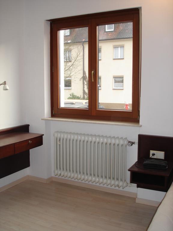 Schönes kleines Zimmer in Toplage – Memelstraße 43, 91052 Erlangen Erlangen-Süd – Vorschaubild 2