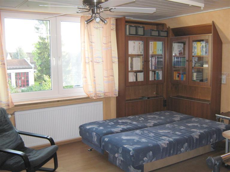 Flatshare Milbertshofen-Am Hart Wolfoltstr. - Zimmer mit Schlafsofa (mit echten Federkernmatratzen)