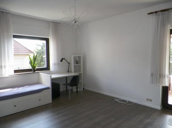 17 qm möbliert in 4er WG, komplett renoviert, Top Küche und Bad