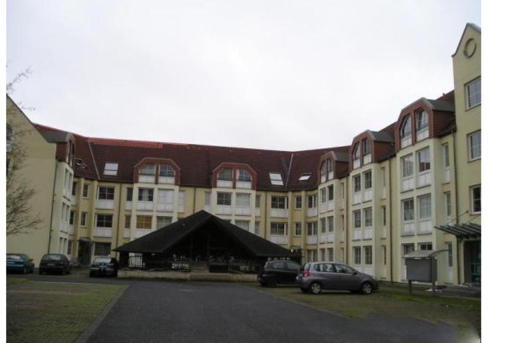 helles Einzimmerappartement mit Blick auf die Fulda