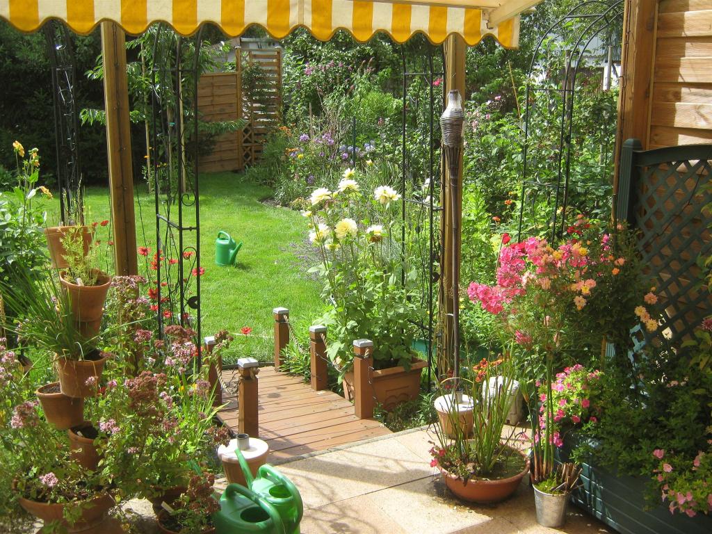 Flatshare Milbertshofen-Am Hart Wolfoltstr. - Blick in den Garten