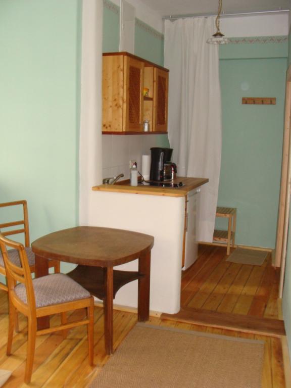 Möblierte 2-R-Wohnung in der Altstadt, komplett eingerichtet Pauschalmiete incl. aller Nebenkosten – Moritzstr., 99084 Erfurt Erfurt-Altstadt – Vorschaubild 4