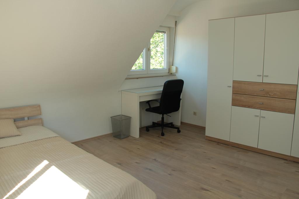 Habitación en WG Untertürkheim Silvrettastr.46 - Zimmer2