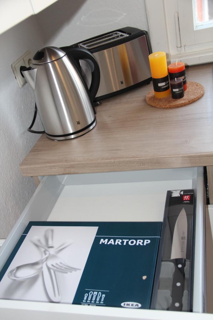 Habitación en WG Untertürkheim Silvrettastr.46 - Utensilien Küche