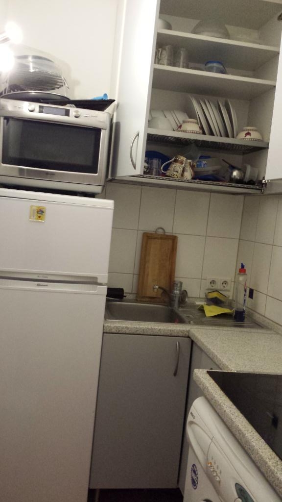 Habitación en WG Durlach Amalienbadstr. 17 - kl. Kü. m Super Ofen m Mikrowelle Dampfgaren Grill u allen Utensilien