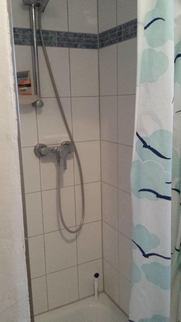 Habitación en WG Durlach Amalienbadstr. 17 - Dusche 