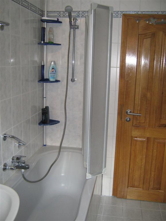 Flatshare Milbertshofen-Am Hart Wolfoltstr. - Bad mit Badewanne