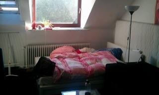 Anzeigenbild: Gemütliches Dachgeschosszimmer in Top-Lage im Viertel. Günstig!