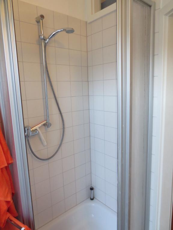 Möblierte 2 Zimmer Wohnung im Zentrum von Erlangen – 91052 Erlangen Innenstadt – Vorschaubild 4
