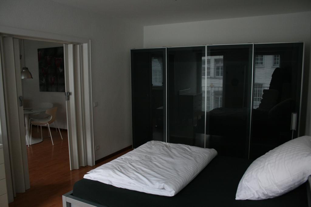 Stylishes 2-Zimmer Apartment mitten in der Düsseldorfer Altstadt – 40213 Düsseldorf Altstadt – Vorschaubild 3