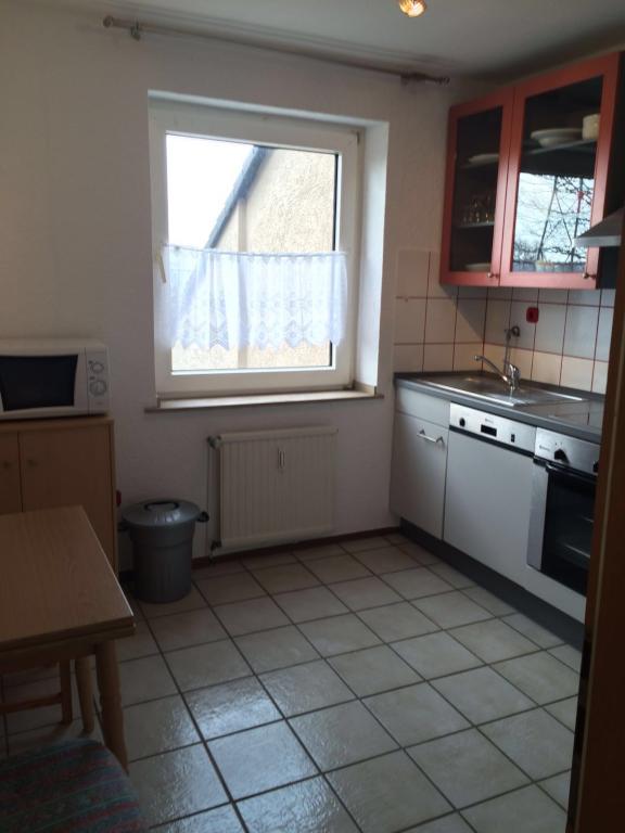 *ZENTRALE LAGE*1 Zimmer* kleine Küche,Bad mit Dusche*36m2* – Kleine Hammerstraße 53, 45127 Essen Altenessen – Vorschaubild 2