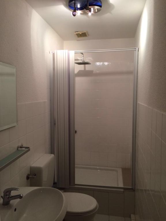 *ZENTRALE LAGE*1 Zimmer* kleine Küche,Bad mit Dusche*36m2* – Kleine Hammerstraße 53, 45127 Essen Altenessen – Vorschaubild 5