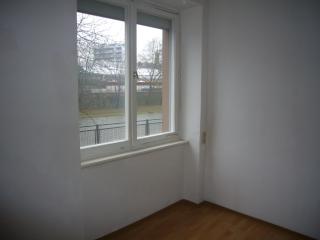Anzeigenbild: Schöne, ruhige 3-Zimmer Wohnung 60qm mit Küche und Balkon