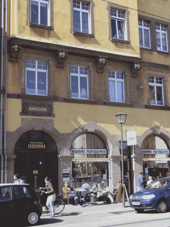 1-Zimmer-Wohnung Innenstadt Braubachstrasse 24 - Toreingang mit Vorderhaus, Appartment liegt im Hof