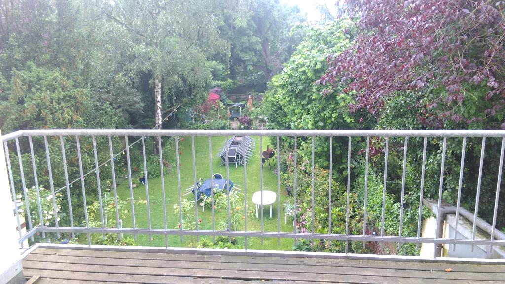 WG-Zimmer Lindenthal Lindenburger Allee 34 - Wohnzimmerbalkon zum Garten