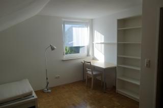 Anzeigenbild: Möbliertes Zimmer für Praktikanten