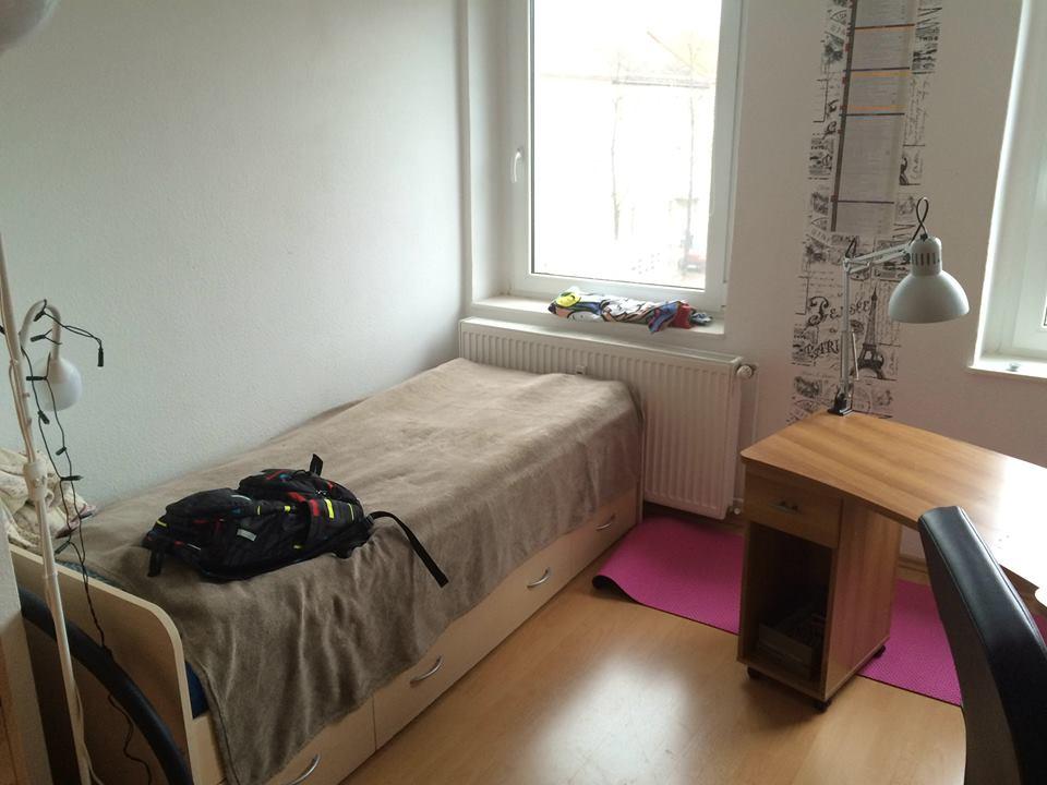 Habitación en WG Ziebigk Kühnauerstr.38 - möbliert