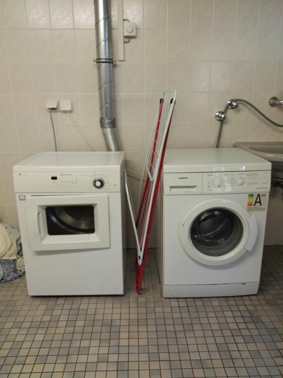 Habitación en WG Südstadt Lotzestraße 44 - Und die Waschmöglichkeit.