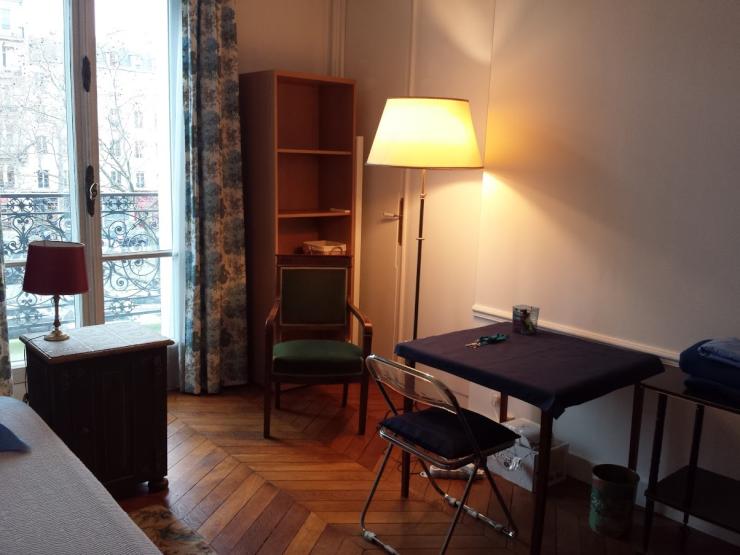 Möbliertes Zimmer in Wohnung im hübschen Neuilly sur Seine nahe Paris