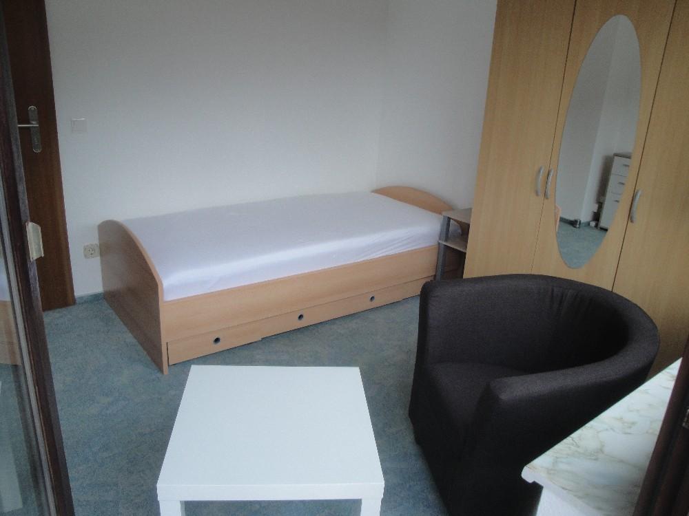 WG-Zimmer Nähe Renningen in Iptingen Gemeinde Wiernsheim Hofwiesenstraße 14 - 1. Zimmer OG mit Balkon