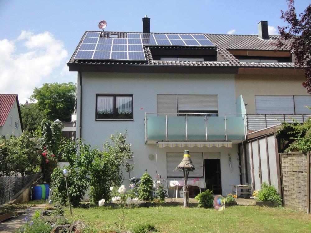 WG-Zimmer Nähe Renningen in Iptingen Gemeinde Wiernsheim Hofwiesenstraße 14 - Wohnhaus Außenansicht mit Garten