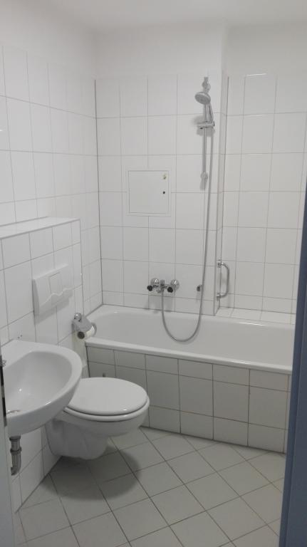 Große 2-Zi Whg mit EBK für 2er WG frei ab sofort – 68167 Mannheim Wohlgelegen – Vorschaubild 5