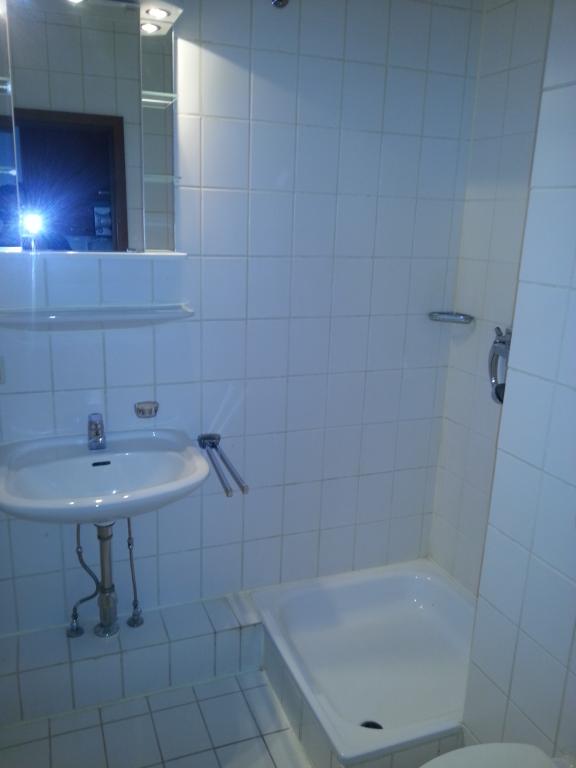 Vollmöblierte 1-Zimmerwohnung auch für kurze Mietdauer – Heinigstr. 15, 67059 Ludwigshafen am Rhein Mitte – Vorschaubild 6