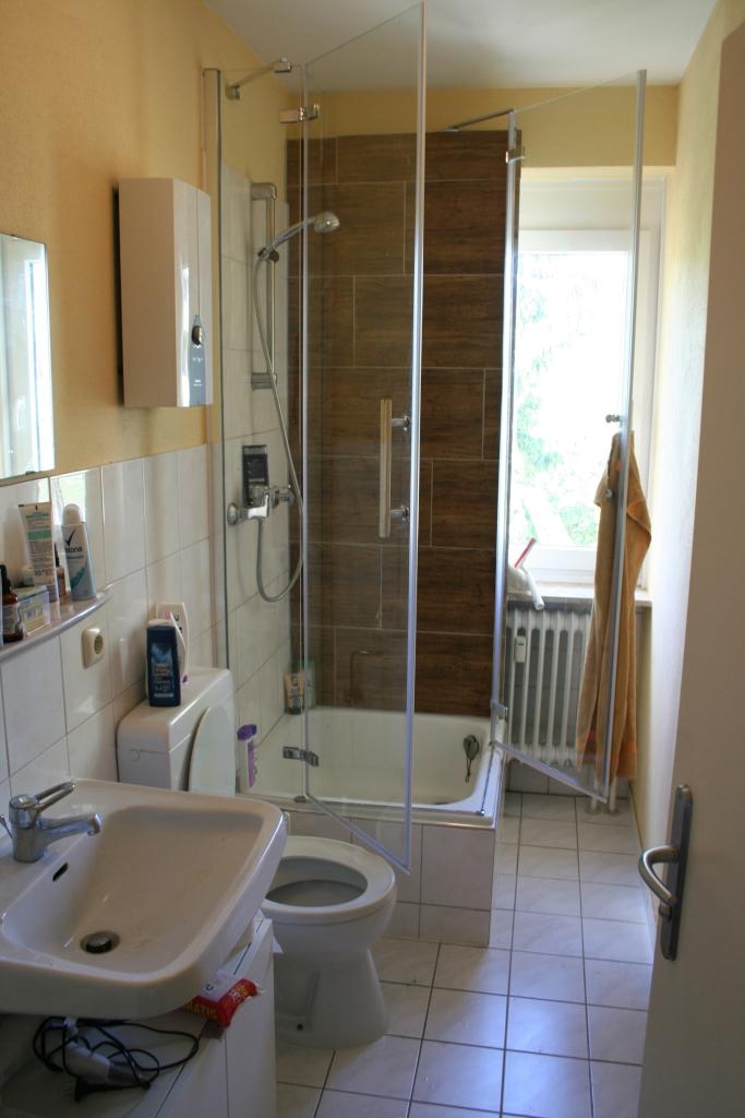Habitación en WG Alt-Erlangen Sankt Johann 8 - vorderes Bad