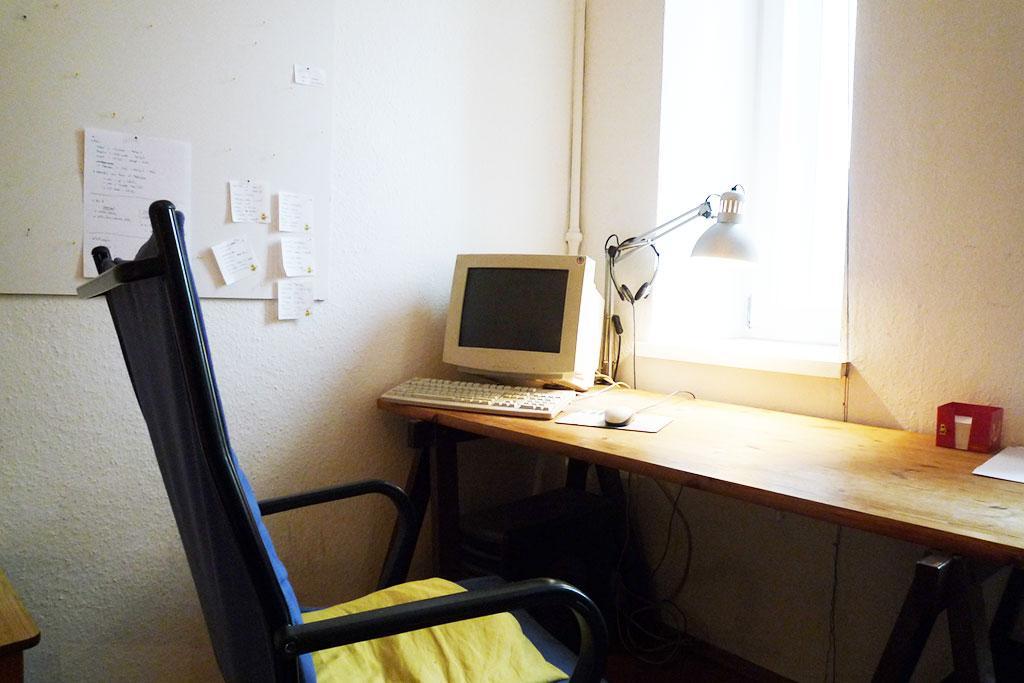 WG-Zimmer Haidhausen Flurstr. 2 - Schreibtisch